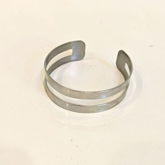 Women's Silver Bracelet Bangle with Cut Outs - Picture 1 of 1
